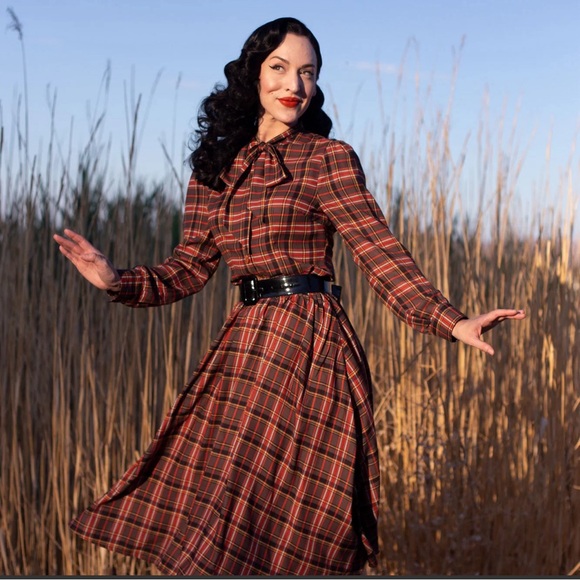 NWT Tatyana Tailor and Twirl Clara Bow Blouse - L - Picture 2 of 6